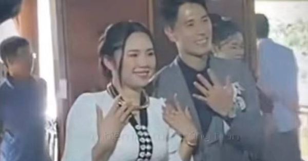 Cầu thủ nổi tiếng cưới cô gái Điện Biên, 2 năm sau cuộc sống khiến ai cũng ngưỡng mộ