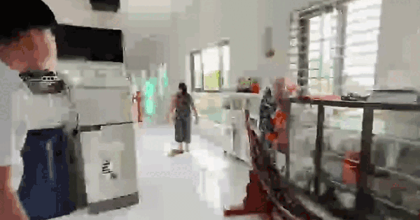 Thánh thần ơi nhà miền Tây khủng cỡ này: Càng ngắm càng như được "rửa mắt", sân thượng khéo to hơn nhà bạn!