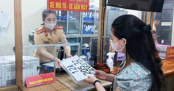 Bộ Công an thí điểm sang tên xe online ở các địa phương có dữ liệu hôn nhân đầy đủ