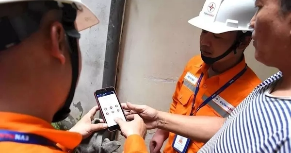 Khắp nơi bức xúc việc hóa đơn tiền điện nhảy múa, EVN nói gì?