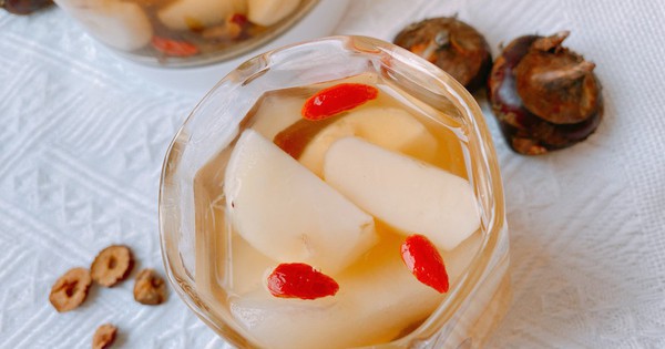 Ăn lê mùa thu tốt ngang dùng thuốc bắc: Cách chọn và ăn lê thế nào để dưỡng ẩm da, bảo vệ phổi, lá lách, dạ dày trong mùa thu