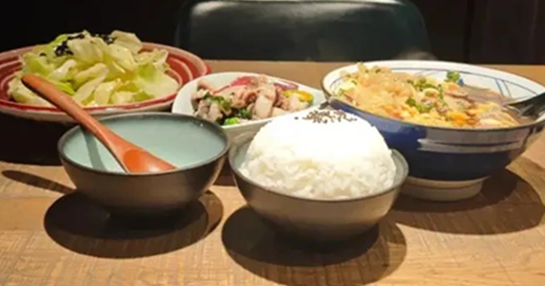 Ăn cơm hay ăn mì tốt hơn? Chuyên gia chỉ ra sự thật khiến nhiều người giật mình