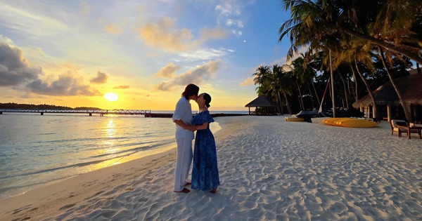 Sao nữ Vbiz lấy chồng nhạc sĩ ở biệt thự 300 tỷ, đi đâu cũng có nửa kia theo cùng