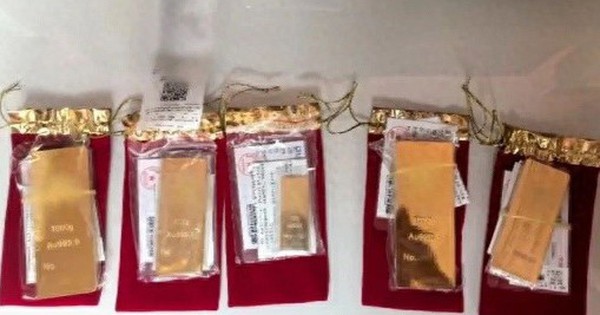 Một cụ ông ở Trung Quốc mua 3,6kg vàng trong 2 ngày liên tiếp: Cảnh sát nhận được tin lập tức mời về đồn làm việc, yêu cầu khai báo nơi cất vàng