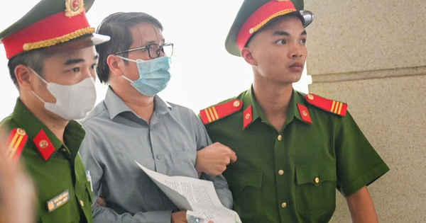 Cựu phó Chủ nhiệm Văn phòng Quốc hội, cựu Trợ lý Chủ tịch Quốc hội hầu toà