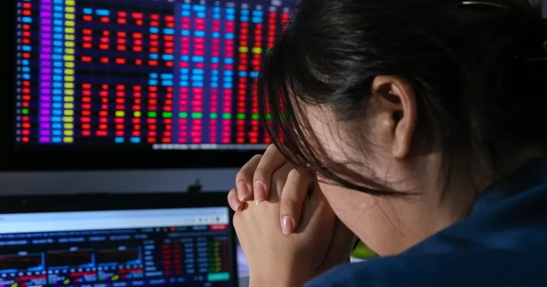 Cổ phiếu ngân hàng, chứng khoán "nằm sàn"