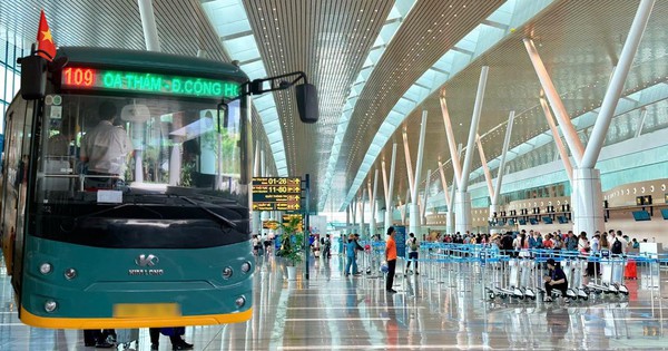 Chỉ tốn 5k để đi xe đến sân bay Tân Sơn Nhất, một cách quá hay mà cực ít người biết đến