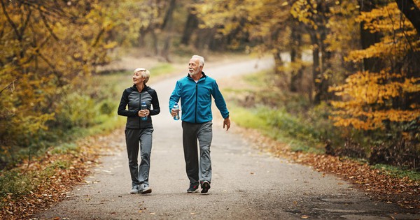 1 thói quen cực tốt để kéo dài tuổi thọ: Chỉ 5 phút mỗi sáng đã rất hiệu quả, sau 50 tuổi nên lưu tâm