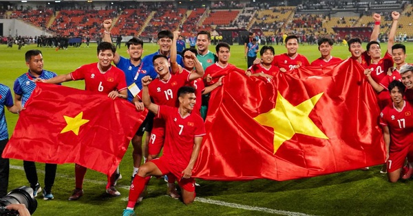 FIFA vinh danh bóng đá Việt Nam: Một năm thật rực rỡ và đầy cảm xúc!