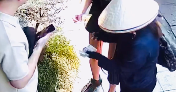 Công an Hà Nội xác minh clip khách Tây bị 'chặt chém' 850.000 đồng chiếc nón lá