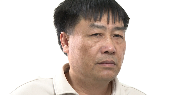 VIDEO: Cảnh sát khám nhà, đọc lệnh khởi tố vợ chồng doanh nhân nổi tiếng Thanh Hóa