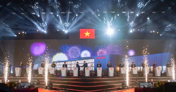 Đúng 10h46, Viettel chính thức thực hiện sứ mệnh lịch sử