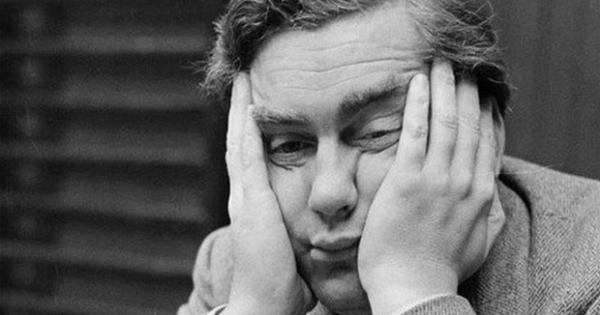 Khối ngoại quay xe bán ròng hơn 2.200 tỷ đồng trong tuần Index chạm tới mốc 1.900, cổ phiếu nào bị "xả" mạnh nhất?