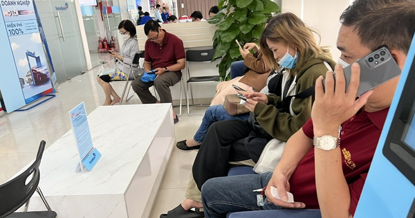 Tất cả người dân có tài khoản ngân hàng chú ý: Có thể rủi ro nếu chụp và gửi bức ảnh này!