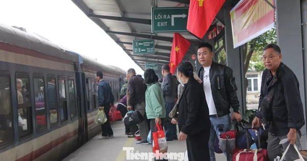 Hàng không, đường sắt tăng chuyến Tết, giá vé có giảm không?