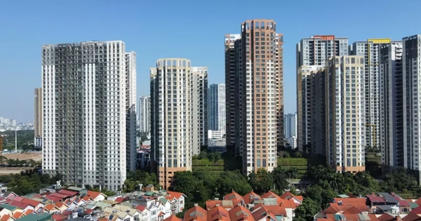 Bộ Xây dựng: Nguồn cung tăng mạnh, giá nhà vẫn "leo thang"