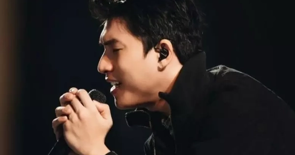 Hieuthuhai, Phùng Khánh Linh được fan bao vây ở Đông Anh