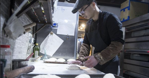 Thạc sĩ Y khoa trường danh tiếng đi bán bánh mì, 3 năm đầu liên tục thua lỗ vẫn khẳng định: “Tôi ghét nhất câu hỏi có hối hận không?”