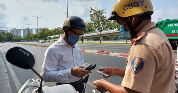 Chú ý: Những giấy tờ CSGT được quyền kiểm tra và quy trình dừng xe theo quy định mới nhất