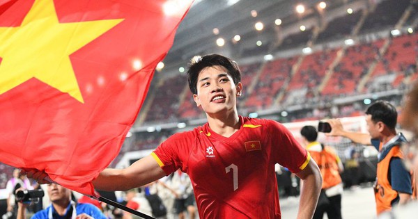 Đình Bắc tăng follow chóng mặt trước bán kết U23 châu Á, Trung Kiên gói gọn 3 lý do cực chuẩn hút 5 triệu view