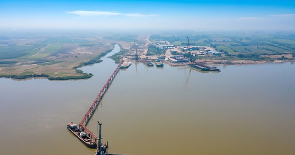 Đại công trường thi công cầu Thượng Cát hơn 7.300 tỷ đồng