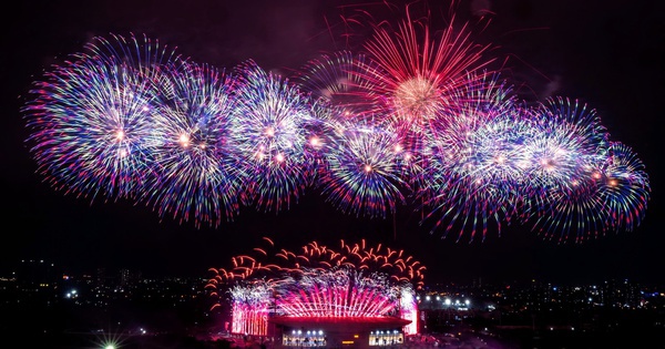 Không chỉ là ông lớn bất động sản, tập đoàn này còn đứng sau những màn pháo hoa lớn nhất, đẹp nhất và nhiều kỷ lục nhất Việt Nam