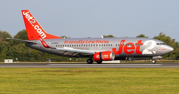 Hơn 30 hành khách bị máy bay "bỏ quên" ở cầu thang bộ, ngơ ngác nhìn chuyến bay cất cánh mà không hay biết