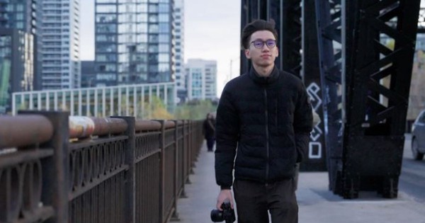 Bỏ đại học, ở nhờ trên ghế sofa, chàng trai 25 tuổi kiếm hơn 1 triệu USD/năm, giúp bố mẹ nghỉ hưu sớm