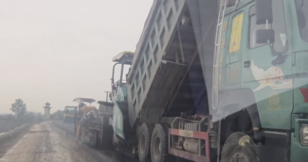 Thảm nhựa gặp trời mưa, nhà thầu ở Huế phải tăng  thời hạn bảo hành