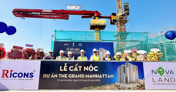 The Grand Manhattan của Novaland tăng tốc thi công, chính thức cất nóc tháp cuối cùng