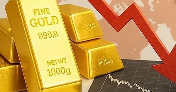 Giá vàng lên sát 5.000 USD, chuyên gia cảnh báo nguy cơ điều chỉnh sâu sau giai đoạn tăng nóng
