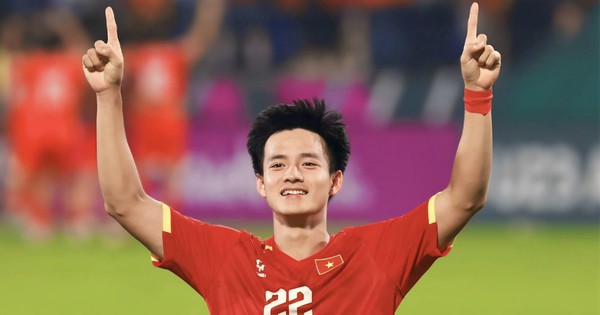 Phỏng vấn nóng "người hùng" U23 Việt Nam Nguyễn Thanh Nhàn: Mang sứ mệnh "người được chọn", phải test doping sau trận thắng Hàn Quốc