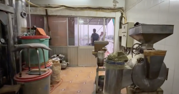 CLIP: Bên trong xưởng chế biến "thuốc đông y" Công an TPHCM vừa triệt phá