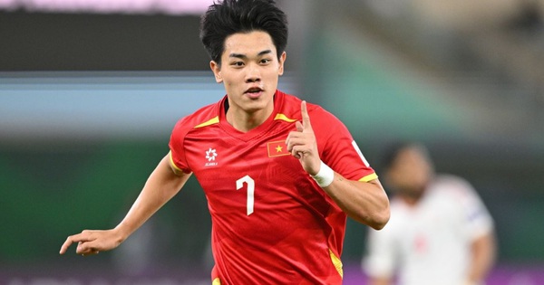 Đình Bắc nhận “món quà đặc biệt” từ AFC sau khi đoạt Vua phá lưới giải châu Á