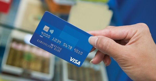 Một ngân hàng tăng lãi suất thẻ tín dụng lên 35%/năm