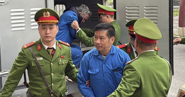 Xây toà tháp ngàn tỉ “đắp chiếu”, cựu Chủ tịch Tổng công ty Xi măng Việt Nam hầu toà