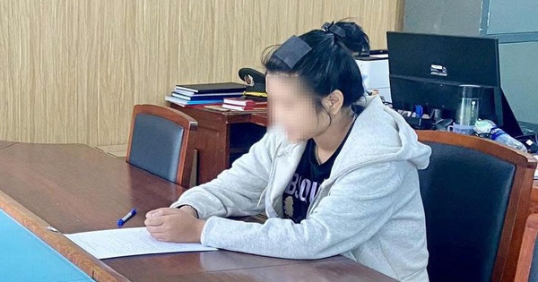 Bị xử phạt, cô gái livestream xúc phạm CSGT