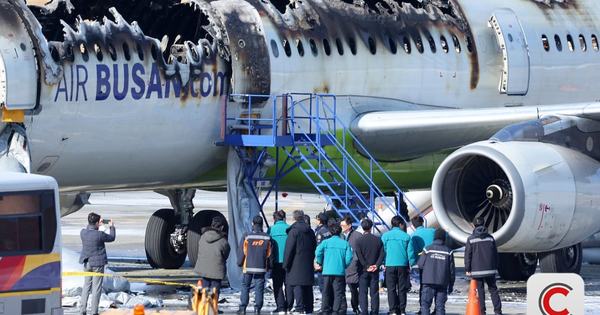 Hàng loạt hãng hàng không bất ngờ cấm hành khách dùng pin dự phòng từ 26/1