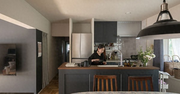 Ly hôn ở tuổi 38, sống một mình suốt 10 năm: Người phụ nữ 48 tuổi chọn độc thân để kiểm soát tiền bạc và sống nhẹ nhõm