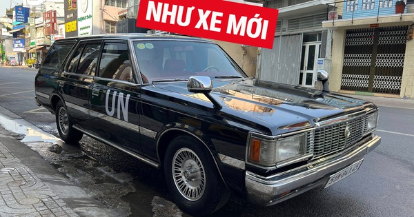 Ông Đặng Lê Nguyên Vũ đem Toyota Crown Wagon hàng hiếm lên phố: Vỏ 40 năm vẫn bóng loáng nhưng màu nội thất mới đặc biệt gây chú ý