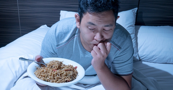 Ngừng ăn 3 tiếng trước khi đi ngủ, cơ thể có 2 thay đổi ít người ngờ tới