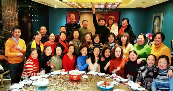 Đi họp lớp sau 25 năm nhưng đến nơi không ai nhận ra, tôi lập tức bỏ về, thề không bao giờ đi họp lớp nữa