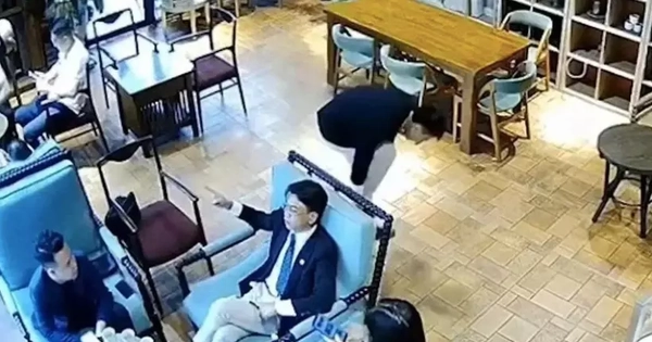 'Tổng tài' không thừa nhận ra lệnh đánh nhân viên quán cà phê