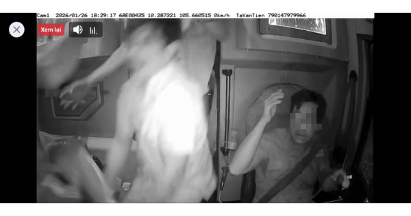 CLIP: Thêm 2 “chuyến xe bão táp” gây phẫn nộ khi chạy qua địa bàn Đồng Tháp