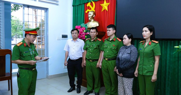 Thi hành lệnh bắt tạm giam và khám xét đối với Lê Thị Bích Phượng