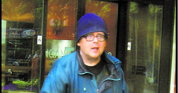 Phát hiện người đàn ông SN 1948 thu gom phế liệu nhưng sở hữu két sắt chứa 124 kg vàng, danh mục cổ phiếu hơn 25 tỷ đồng và 143 triệu đồng trong tài khoản ngân hàng