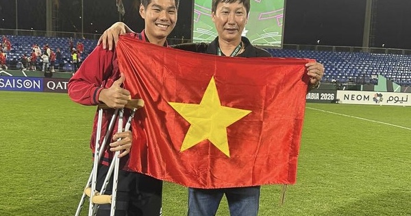 Hiểu Minh U23 Việt Nam phẫu thuật thành công, dự kiến nghỉ thi đấu bao lâu?