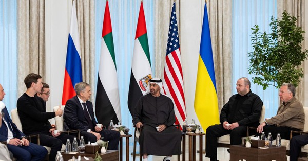 Abu Dhabi thành 'điểm hẹn lịch sử': Mỹ – Nga – Ukraine đàm phán trực tiếp, xung đột sắp rẽ hướng?