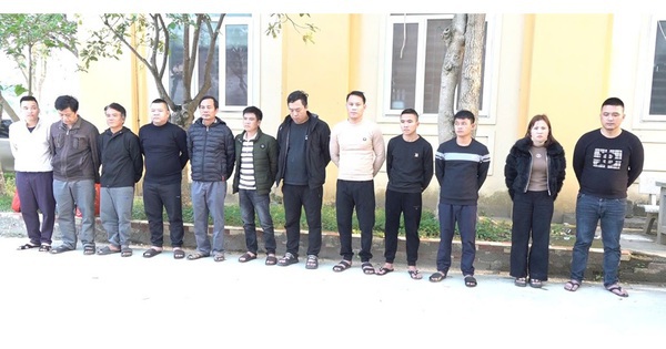 Bí mật trong hầm ngầm có 4 lớp cửa thép kiên cố luôn có người canh gác