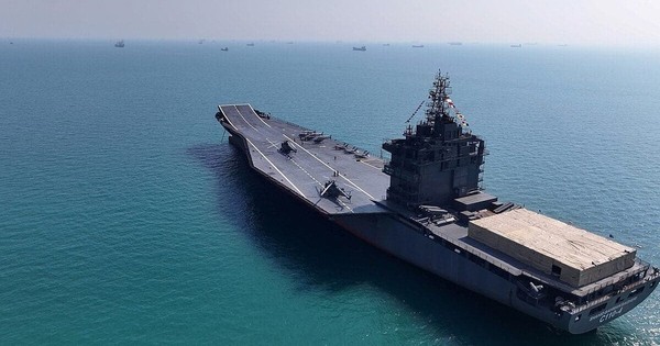 Iran điều tàu sân bay Shahid Bagheri ra biển sẵn sàng đánh chặn hạm đội Mỹ?